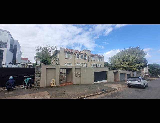 1 BEDROOM FLAT FOR SALE IN GLENWOOD